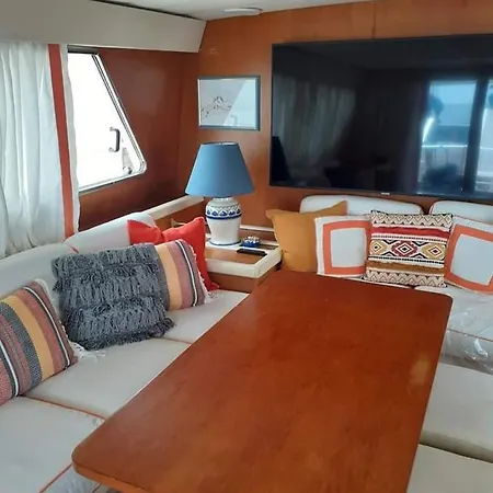 Botel Boat And Breakfast Fiumicino - Roma