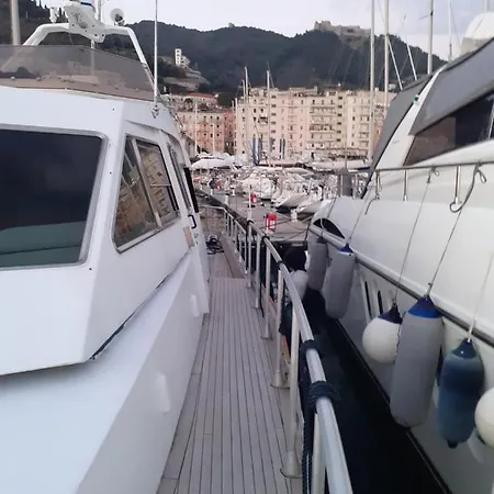 Boat And Breakfast Fiumicino - Roma Botel *