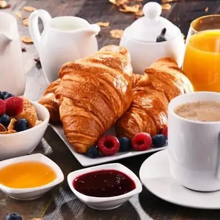 Boat And Breakfast Fiumicino - Roma Botel *