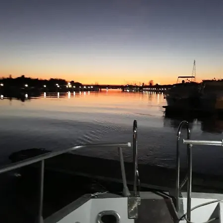 보트호텔 Boat And Breakfast Fiumicino - Roma